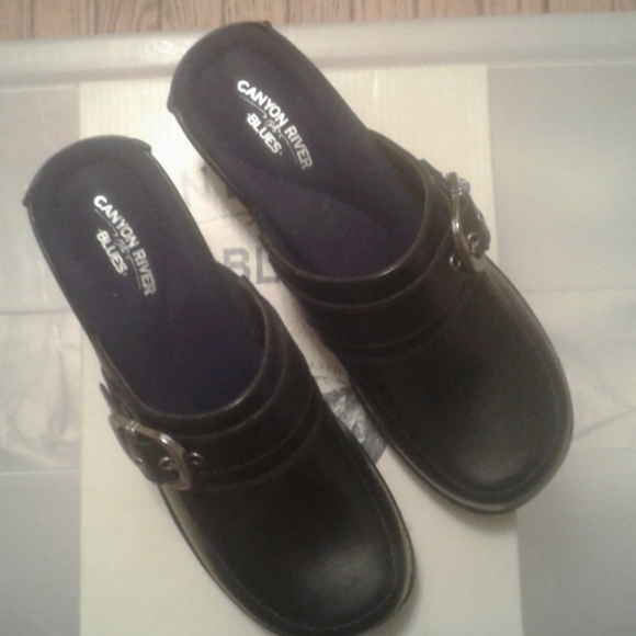 canyon river blues clogs
